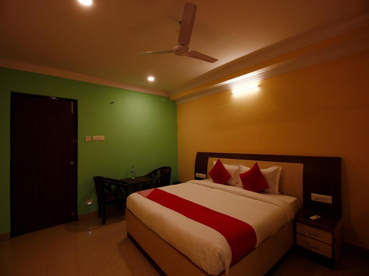 Hotel Oyo 14671 Sri Sai Regency 2*