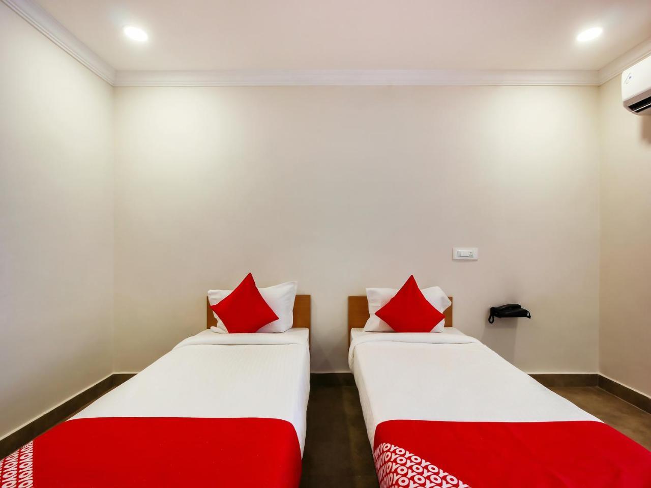 Oyo Flagship 13544 Sri Sai Nilayam 3* Hyderabad