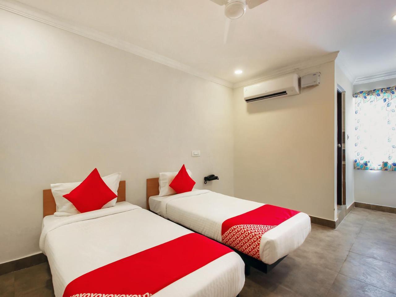 Oyo Flagship 13544 Sri Sai Nilayam Hyderabad