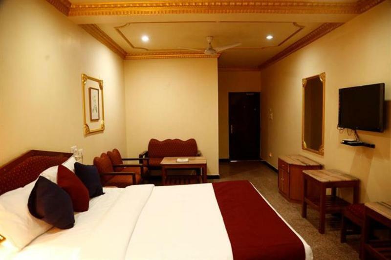 Hotel I K London Residency