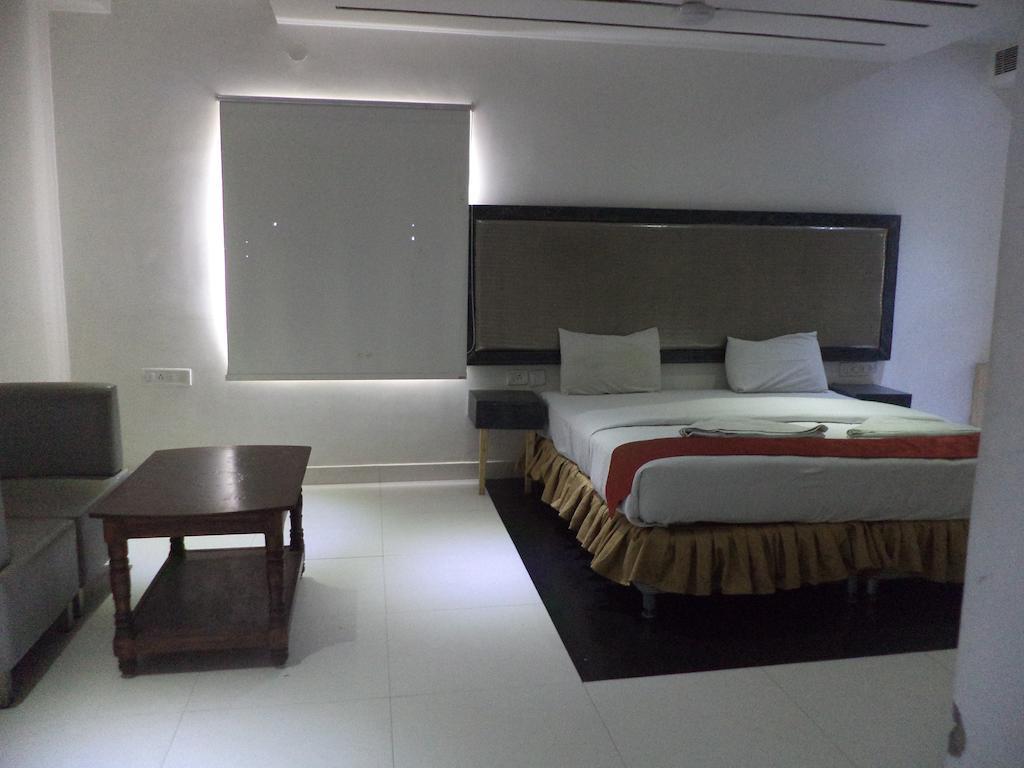 O Palak Residency Near Erragadda Metro Station Hotel 2*