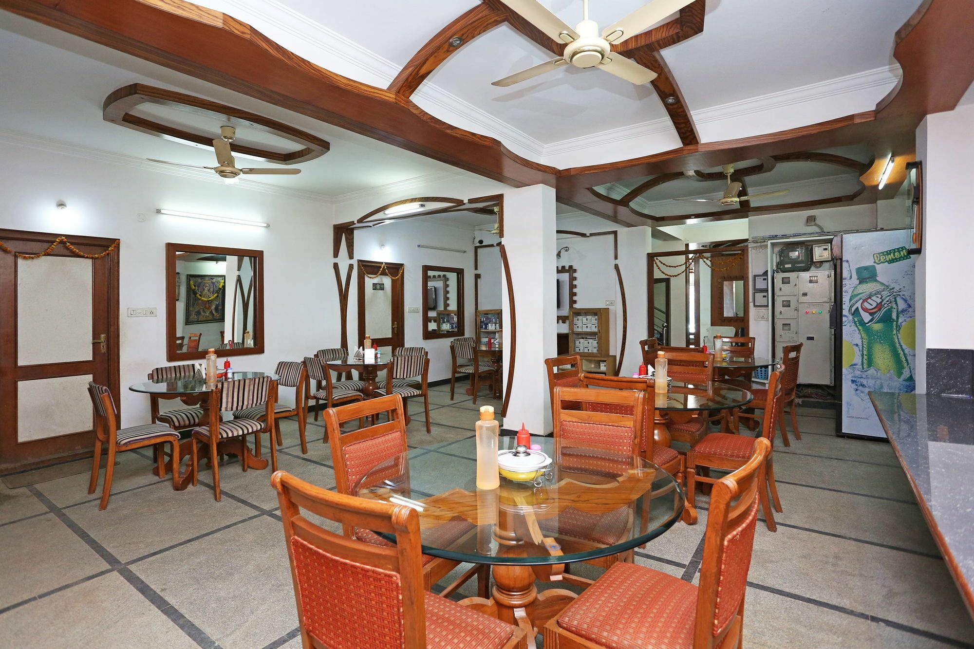 Oyo 8932 Delight Gachibowli 2*
