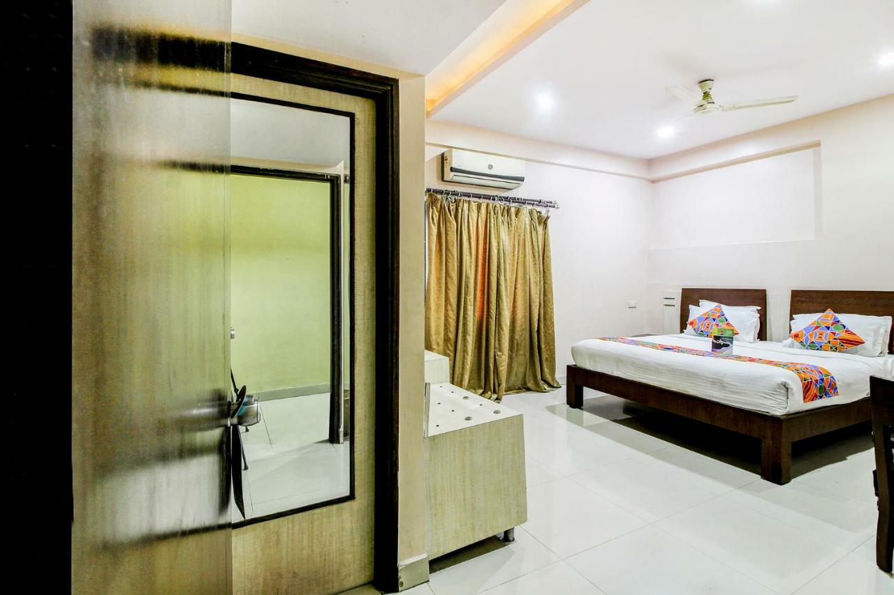 Hotel Fabexpress Tourist Plaza