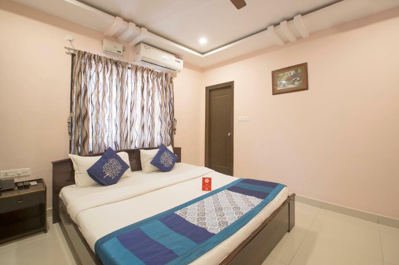 Oyo 10373 The Icon Homes Hotel