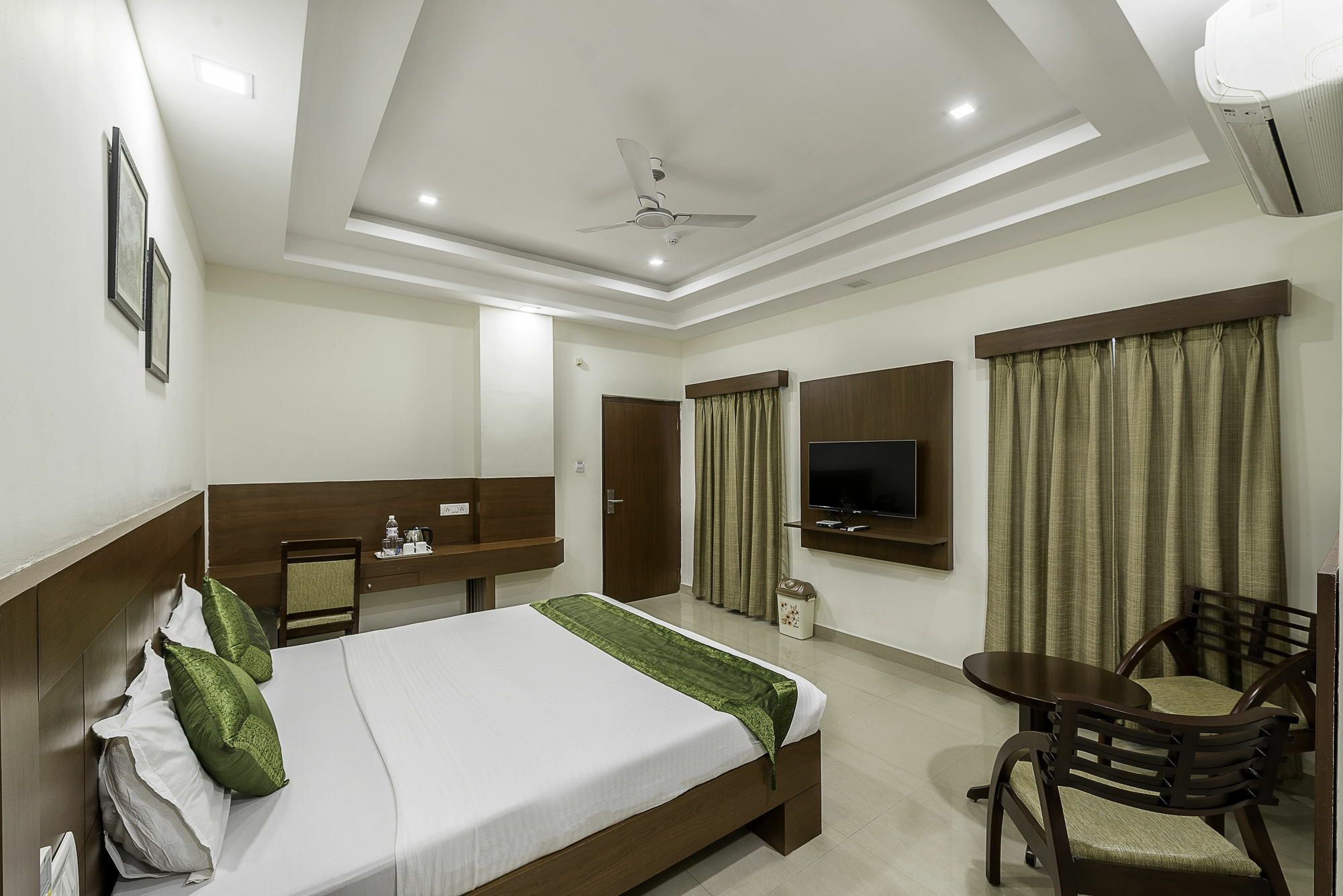 Treebo Trend Jp Plaza Nampally Hotel Hyderabad