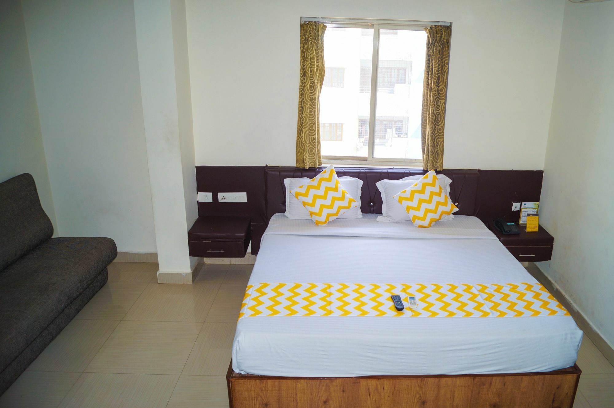 Hotel Fabhotel Rs Grand Hyderabad
