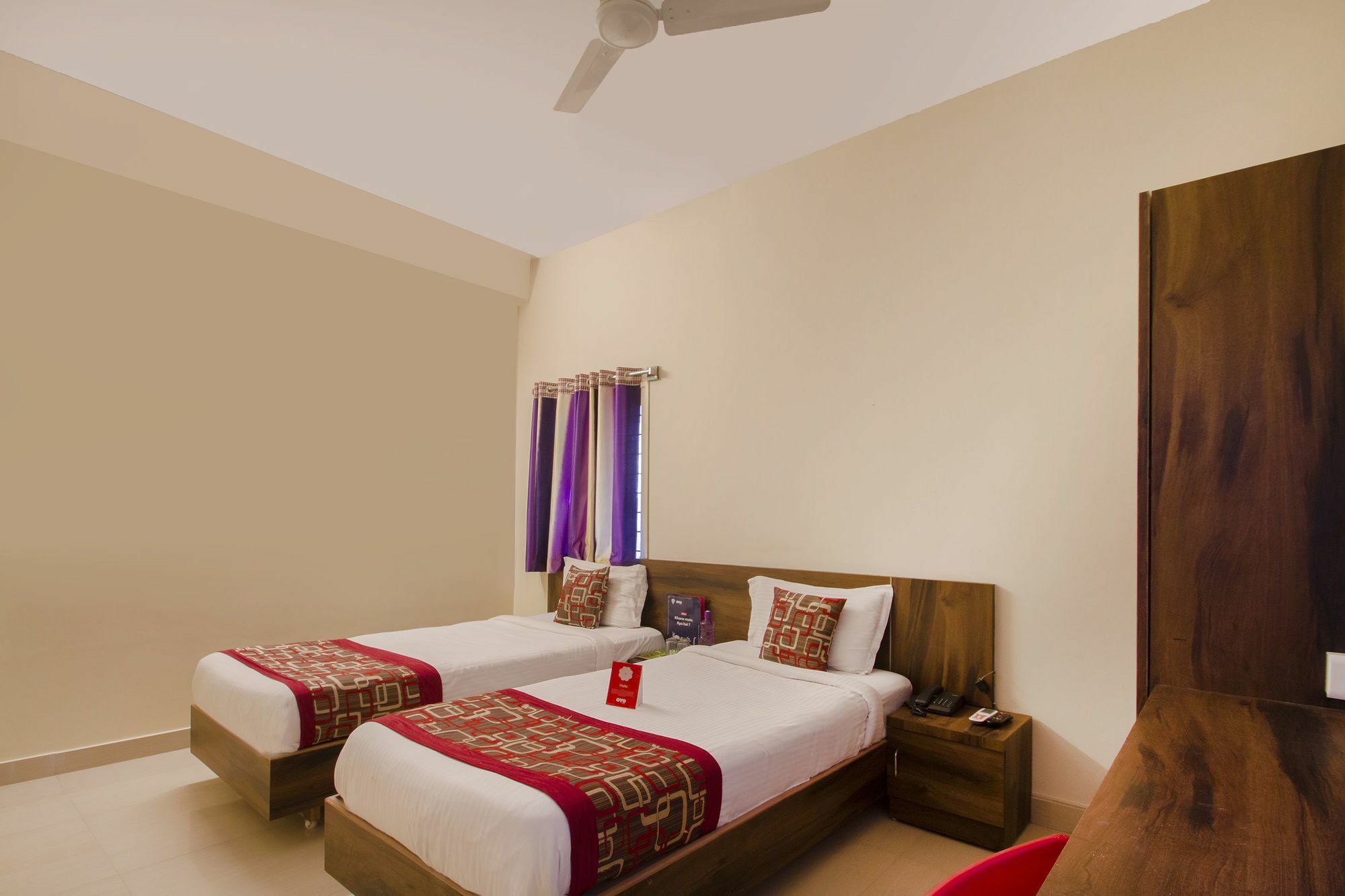 Hotel Oyo 7496 Nyc 3*