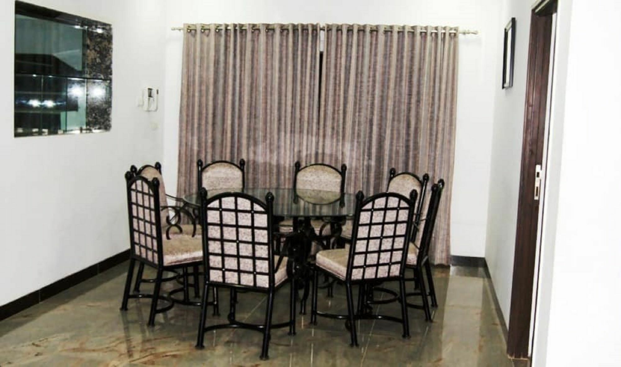 Hill View Serviced Apartment *
