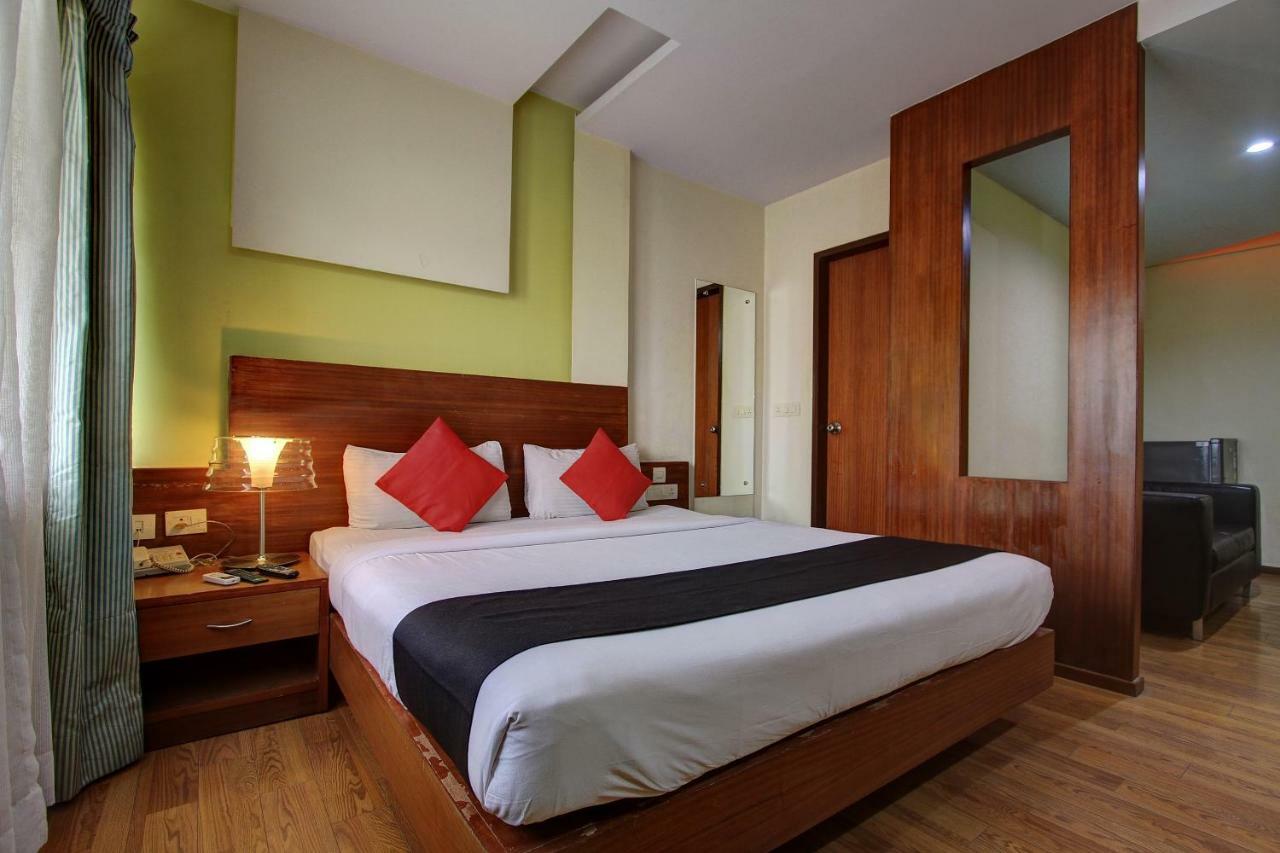 Super Townhouse Red Hills Lakdikapul Formerly Sitara Grand Hotel 3*