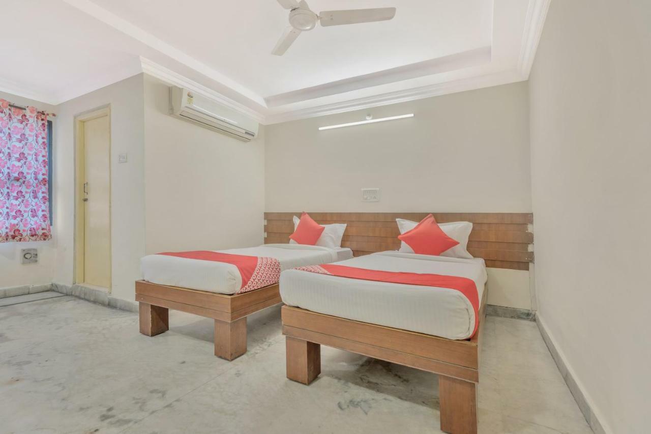 Oyo 11428 Krishna's Residency Hotel 3*
