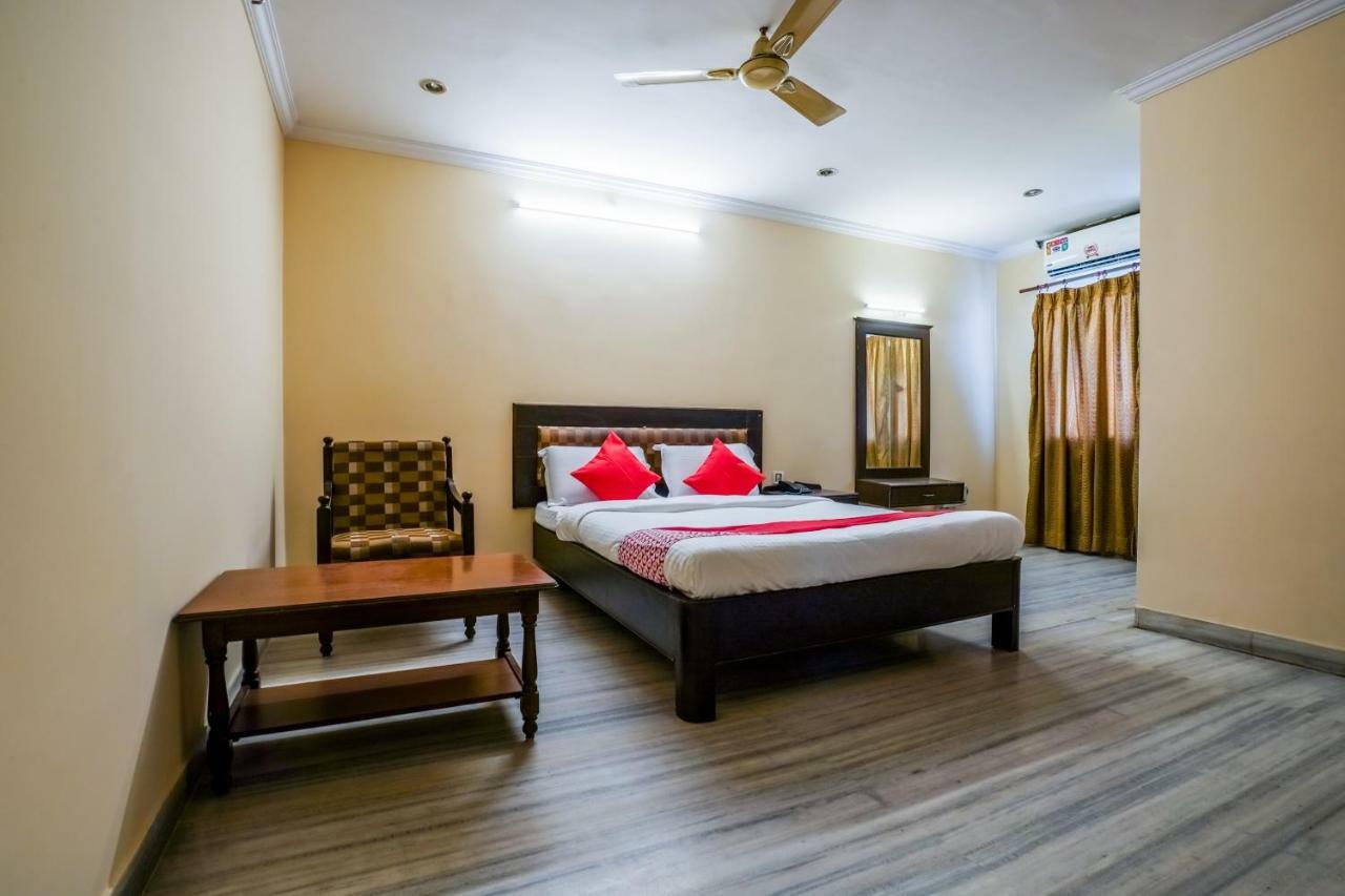 Oyo 18591 Samrat Hotel Hyderabad