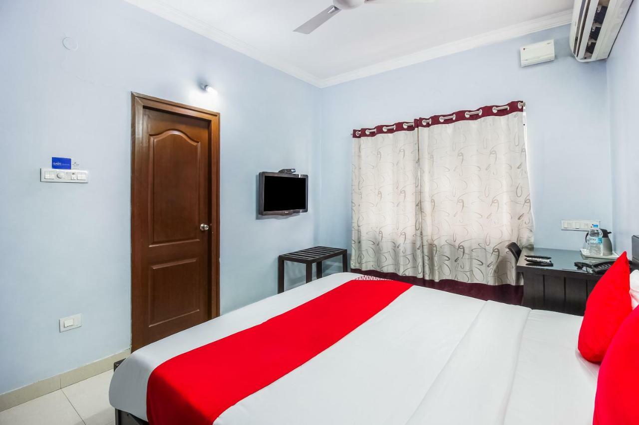Oyo 14500 Yesmark Gachibowli Hotel Hyderabad