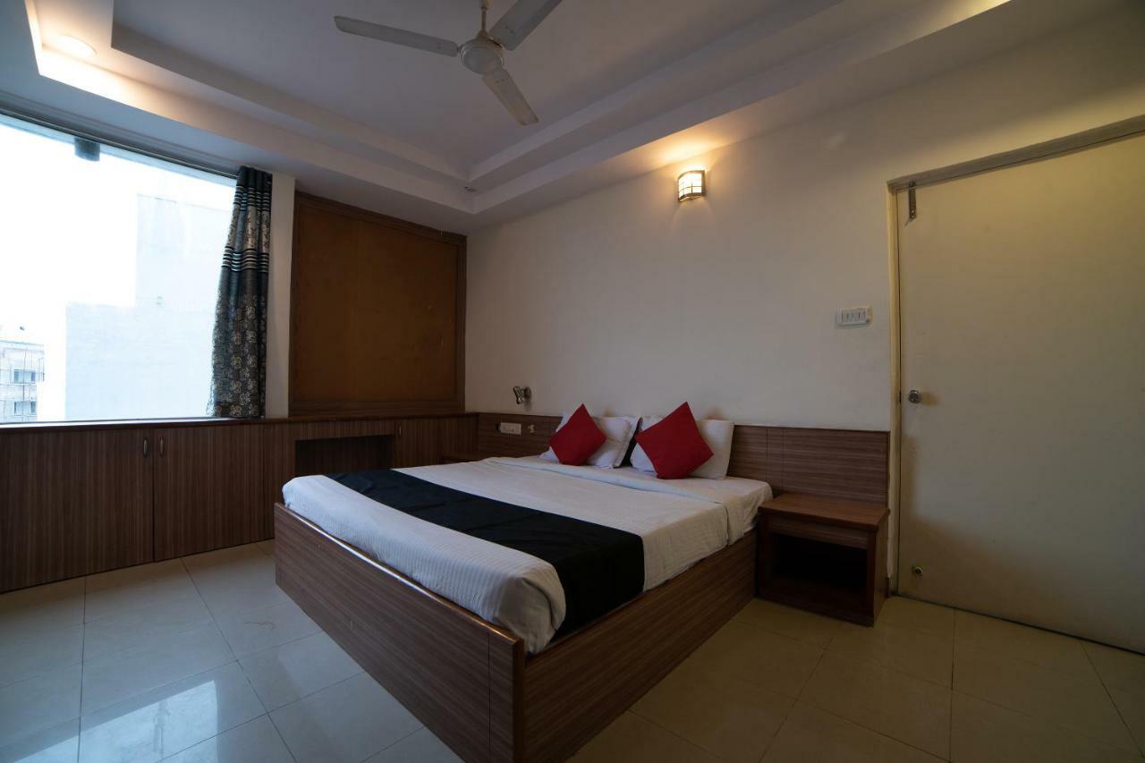 Super Townhouse Red Hills Lakdikapul Formerly Sitara Grand Hotel