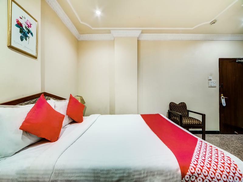 Hotel I K London Residency
