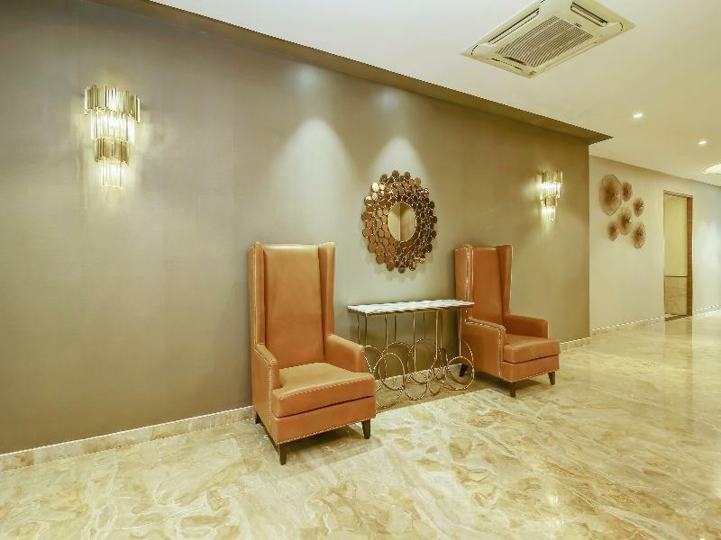 Capital O 28086 Sindhura Grand Hotel 3*