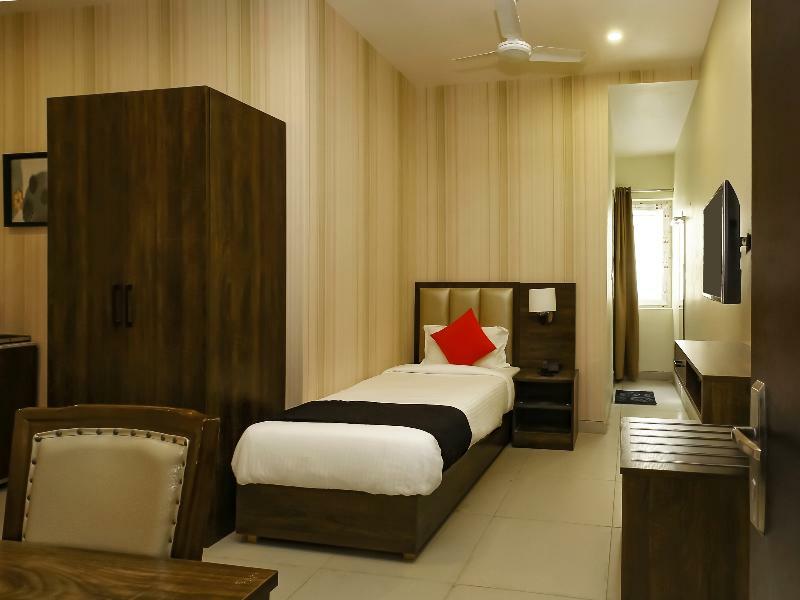 Capital O 28086 Sindhura Grand