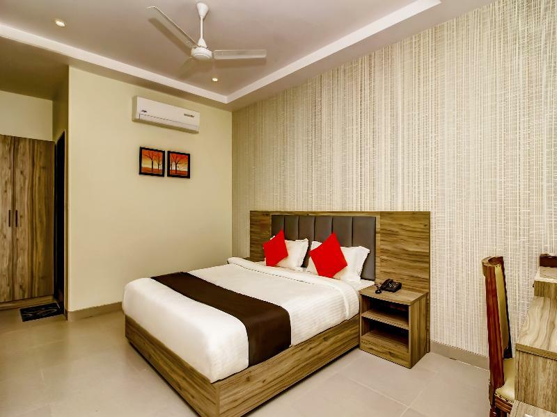 Hotel Capital O 28086 Sindhura Grand Hyderabad
