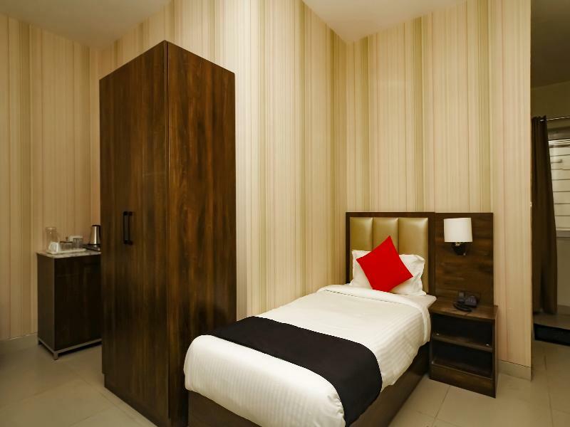 Hotel Capital O 28086 Sindhura Grand