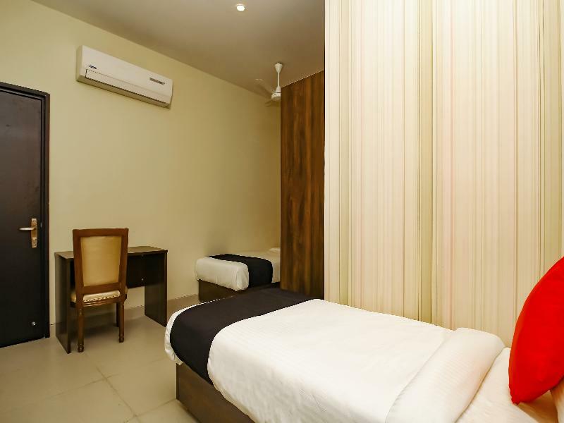 Capital O 28086 Sindhura Grand Hotel Hyderabad