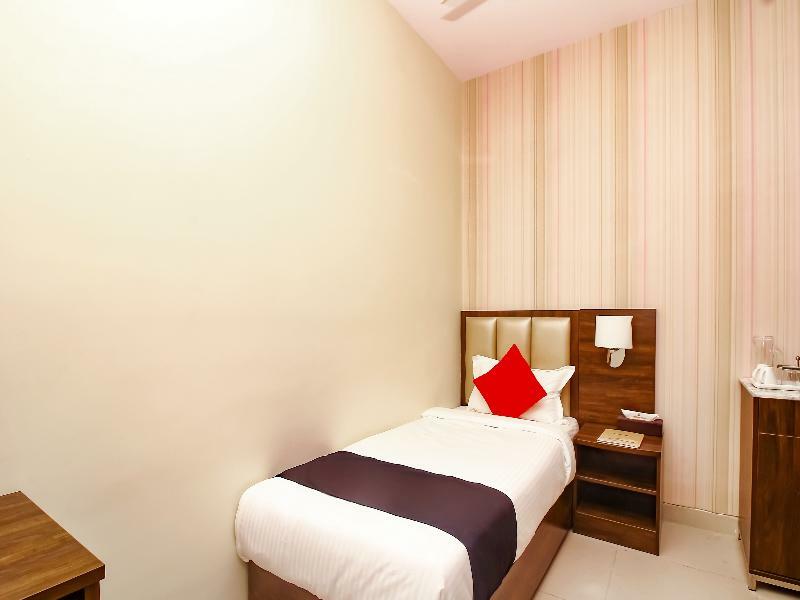 Hotel Capital O 28086 Sindhura Grand 3*