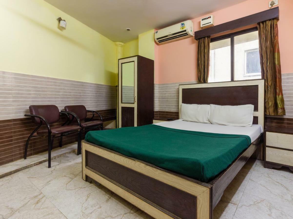 Spot On 46066 Azizia Residency Spot 3*