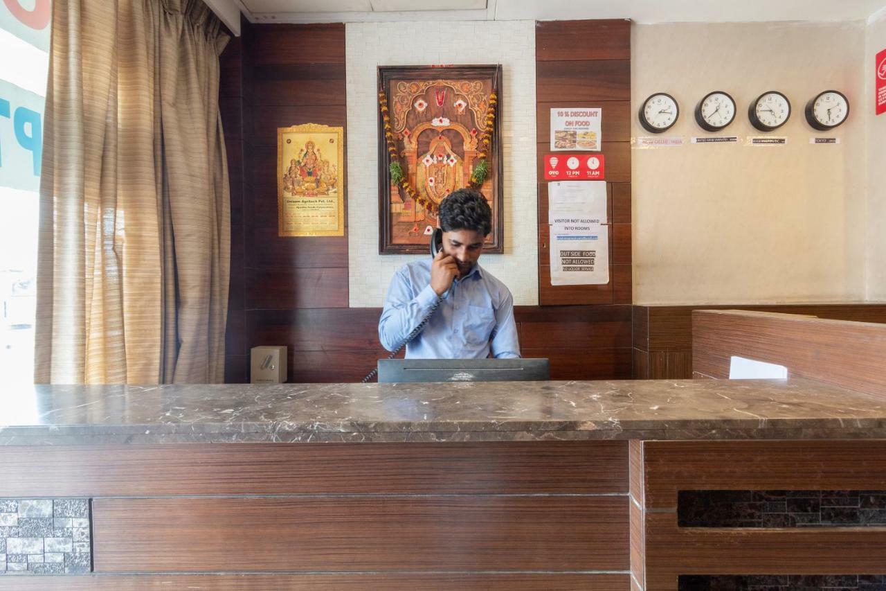 Oyo 11676 Nakshatra Grand