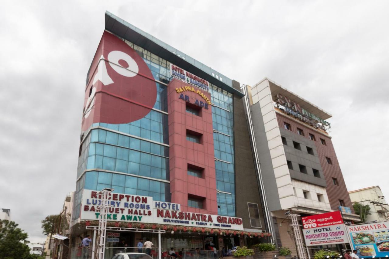 Oyo 11676 Nakshatra Grand Hyderabad