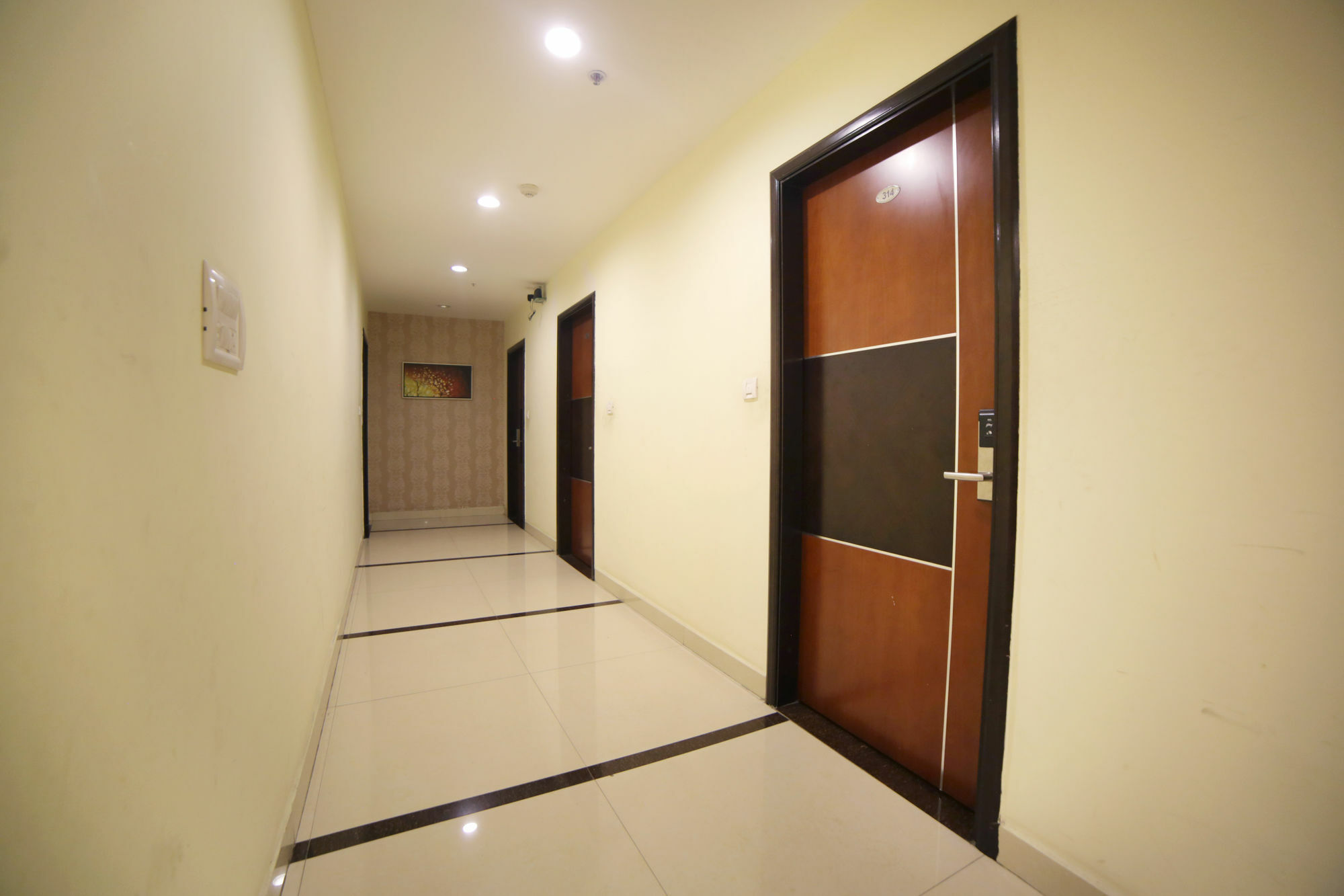 Fabhotel Majestica Hitec Hotel 3*