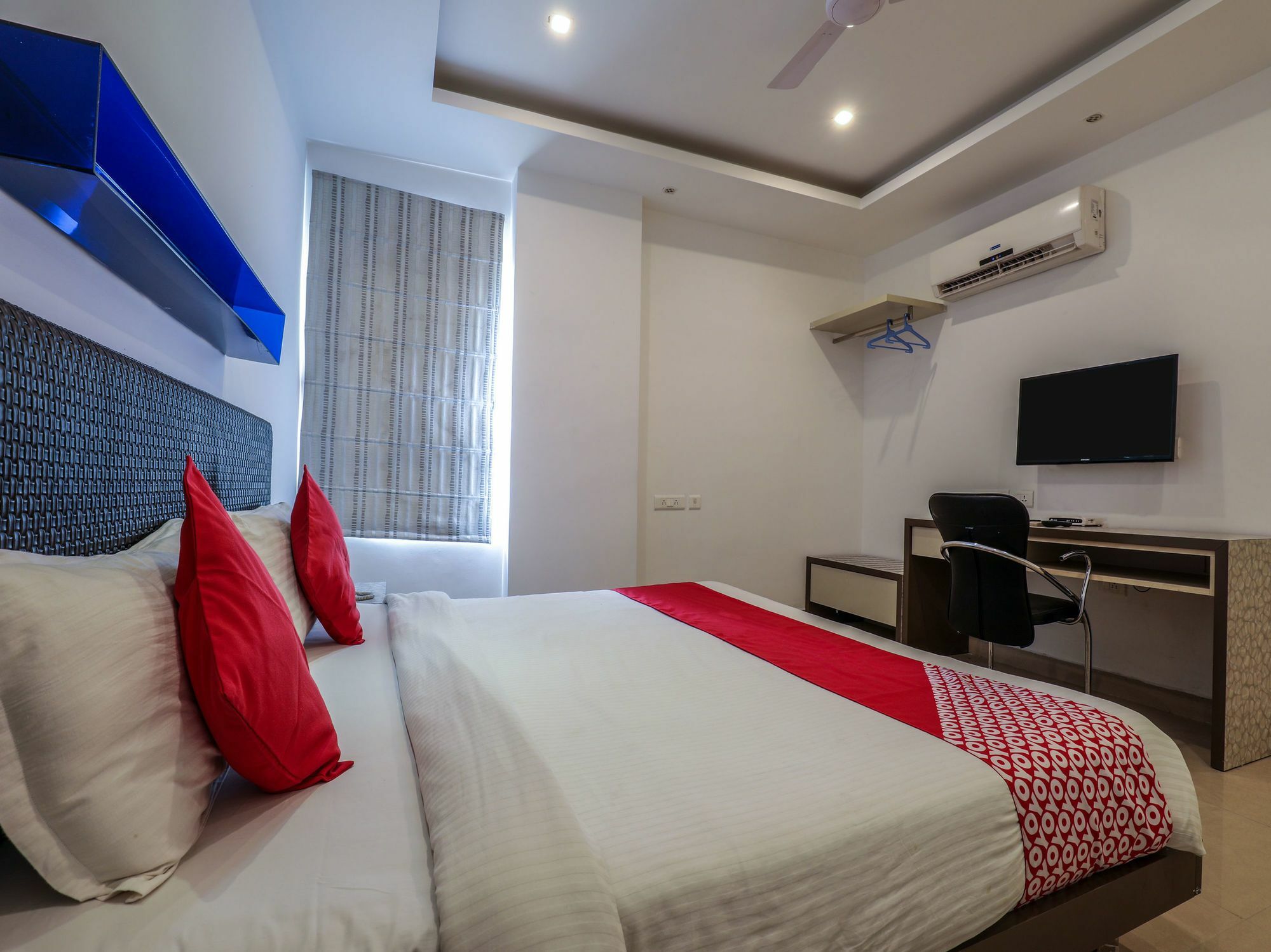 Hotel Oyo 14504 The Conclave 3*