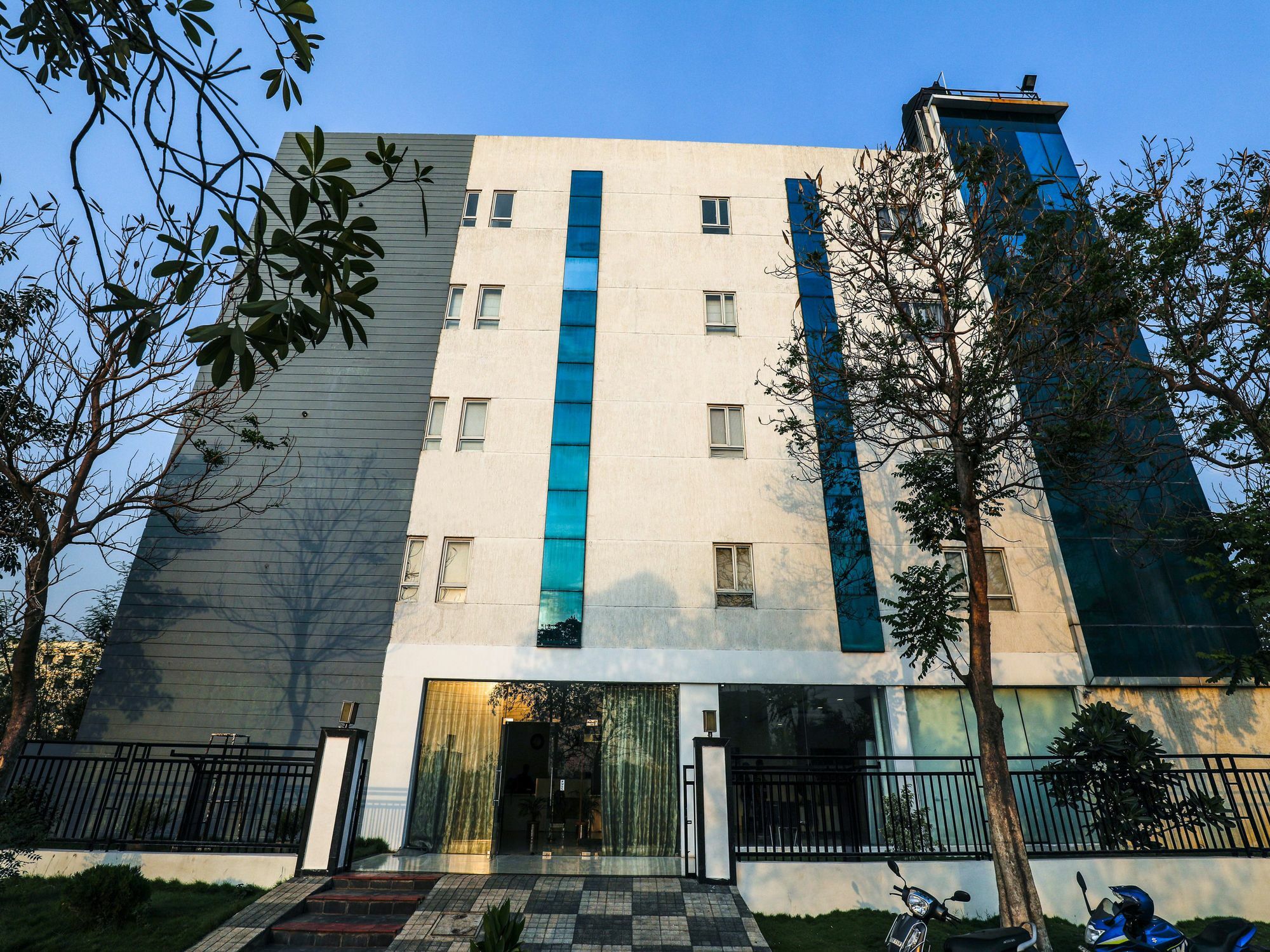 Oyo 14504 The Conclave Hotel Hyderabad