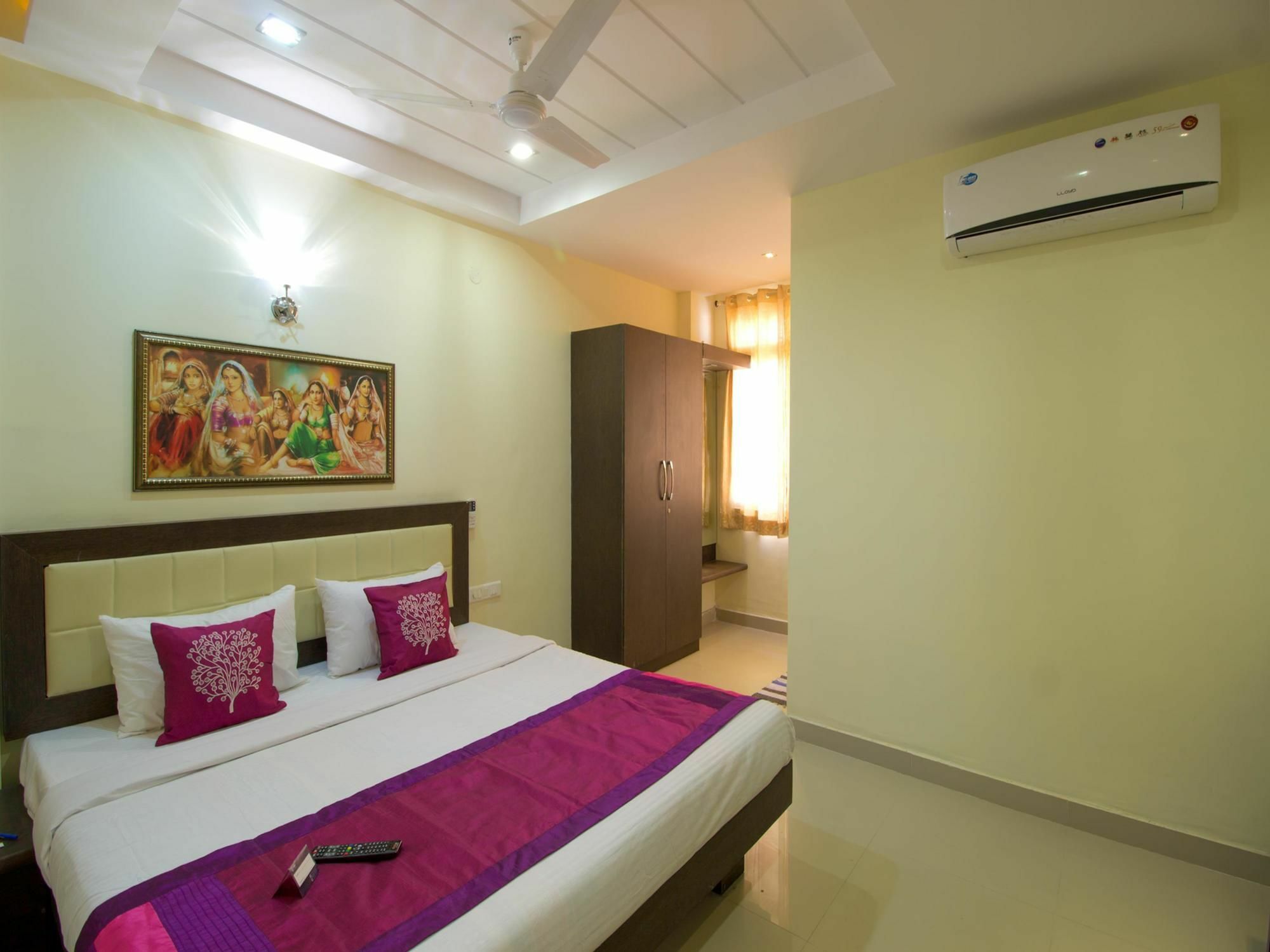 Oyo Premium Shamshabad Hotel