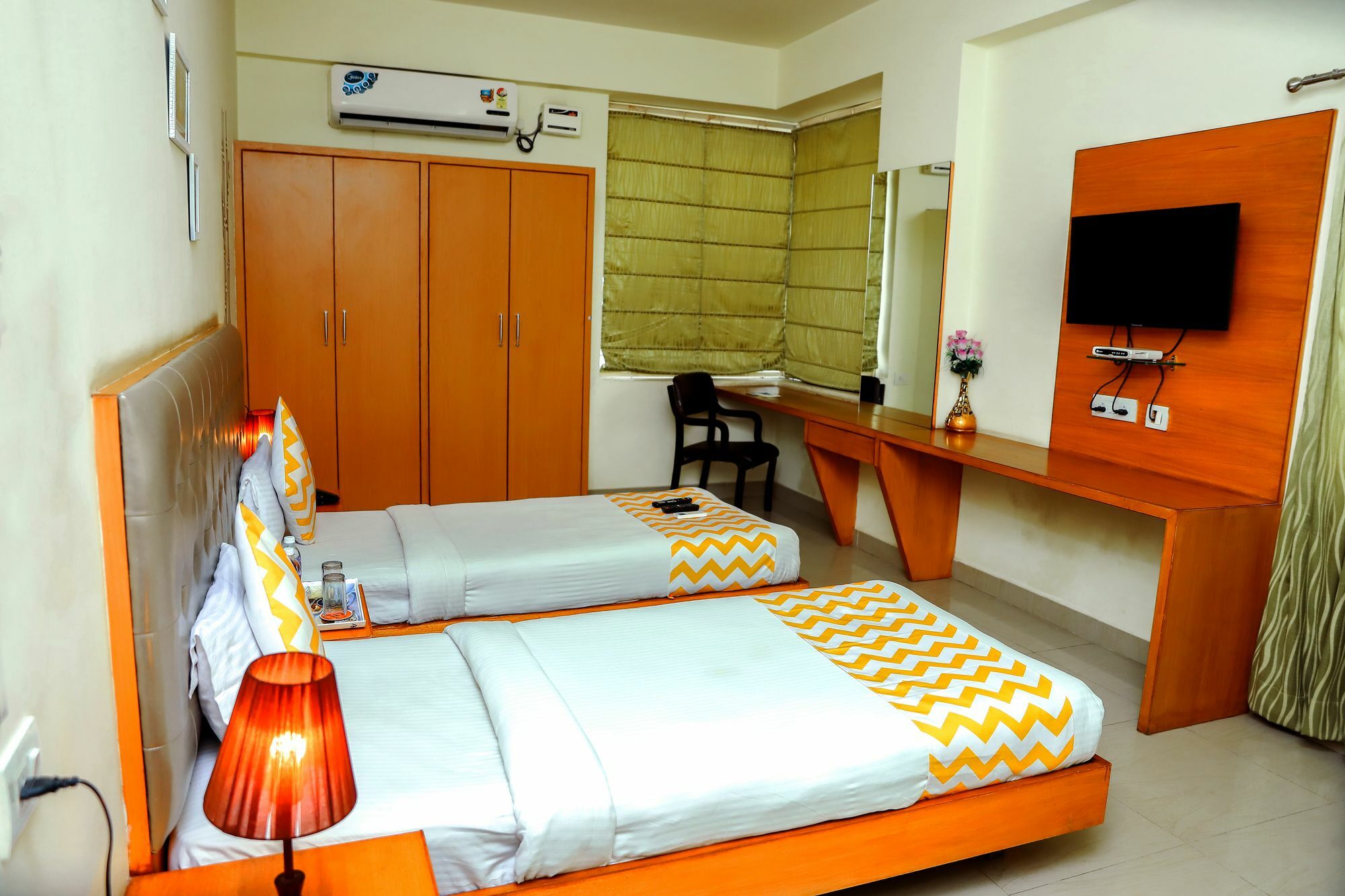 Fabhotel Ans Cyber Castle Hitech