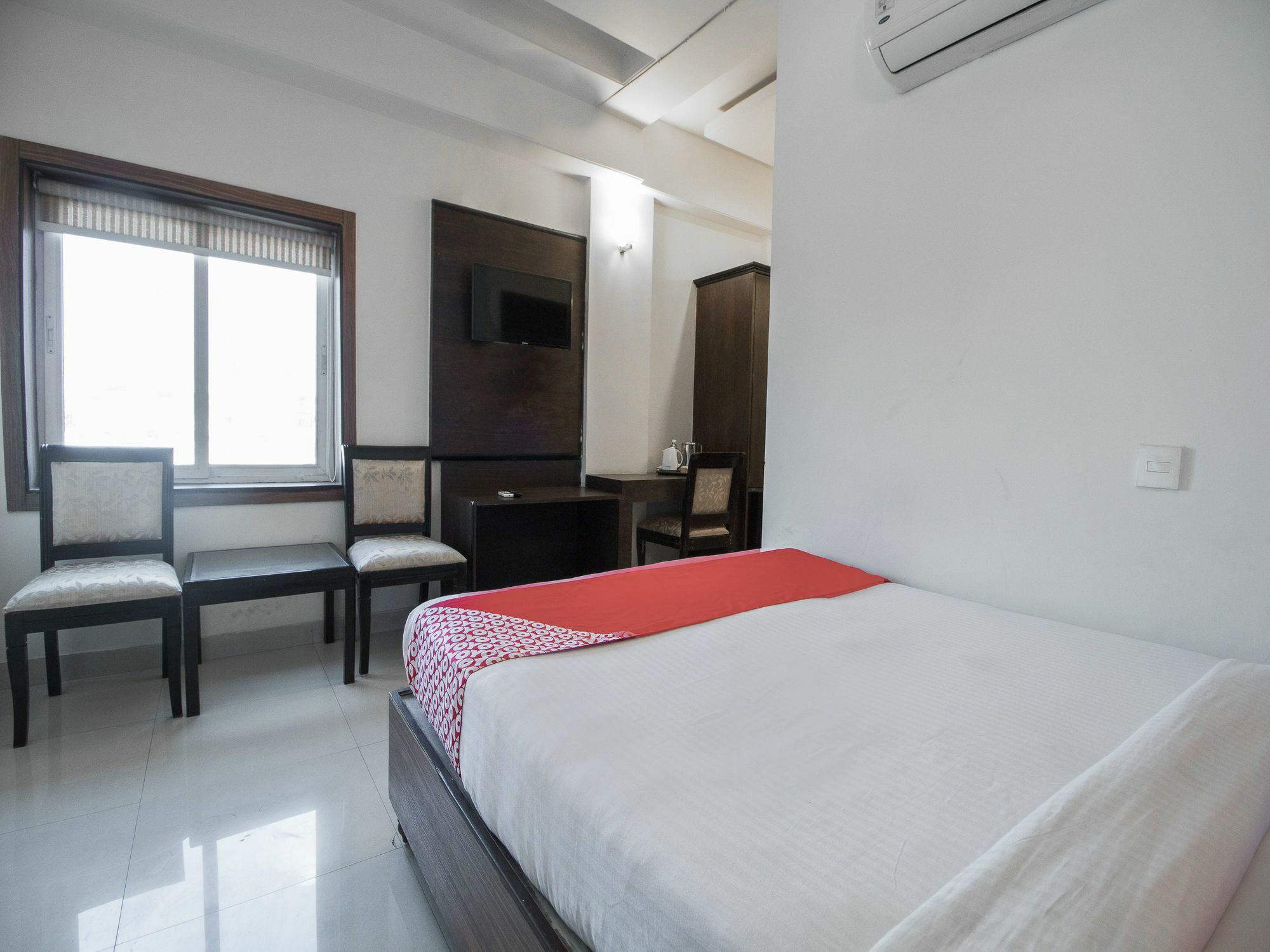 Townhouse 692 Nera Regency Hotel