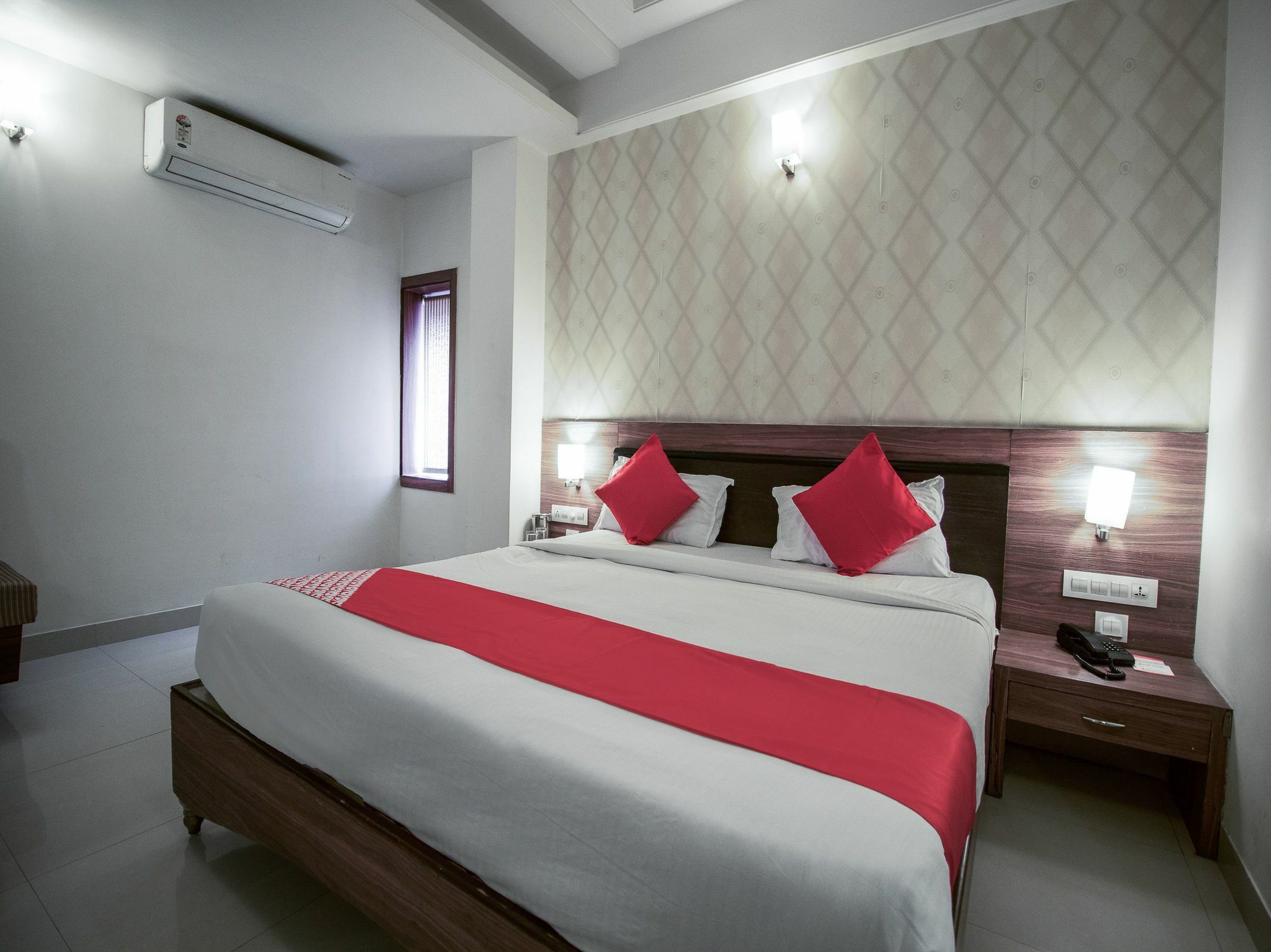 Townhouse 692 Nera Regency