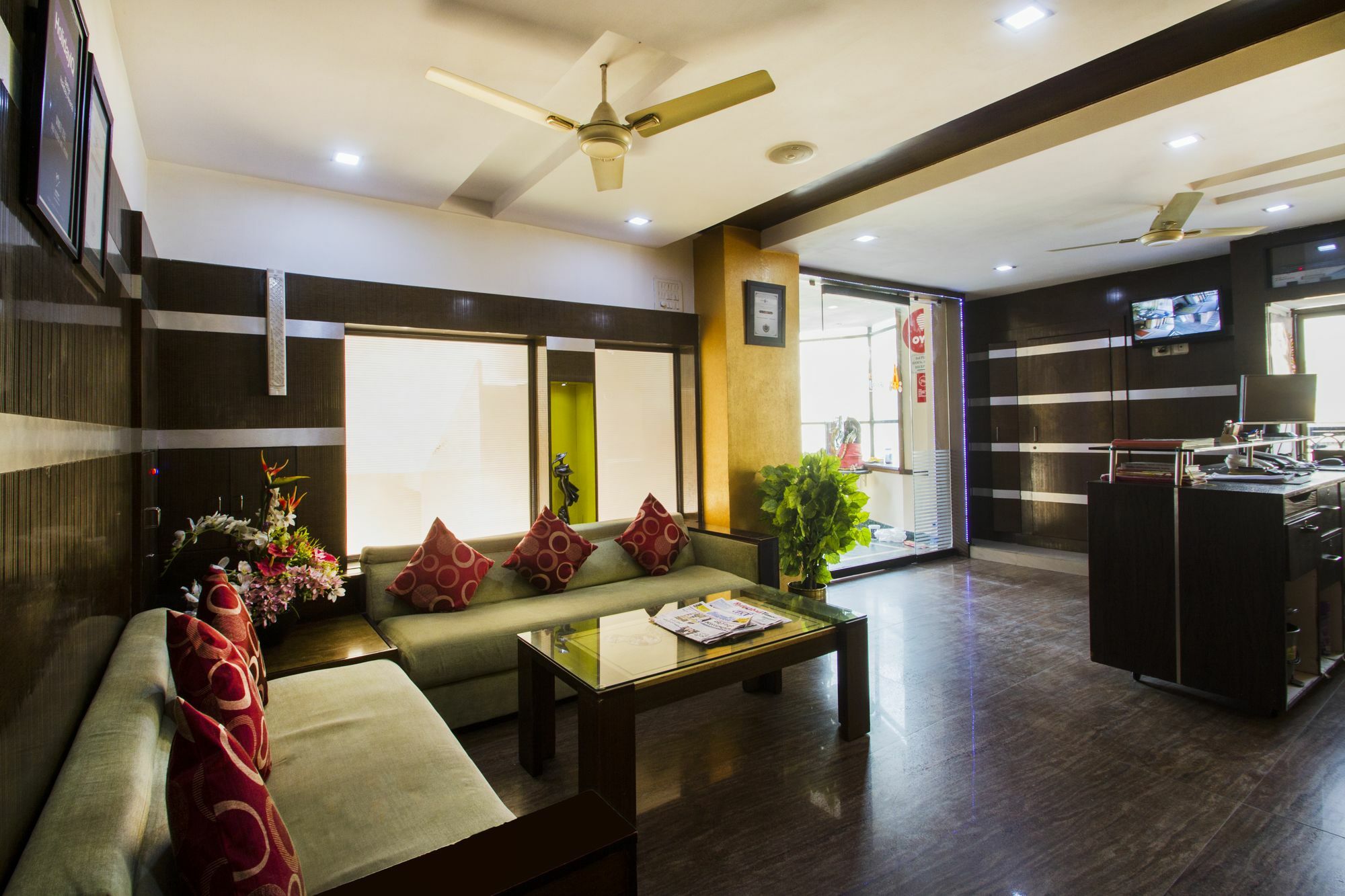 Flagship Balaji Residency Near Snow World Hotel 2*
