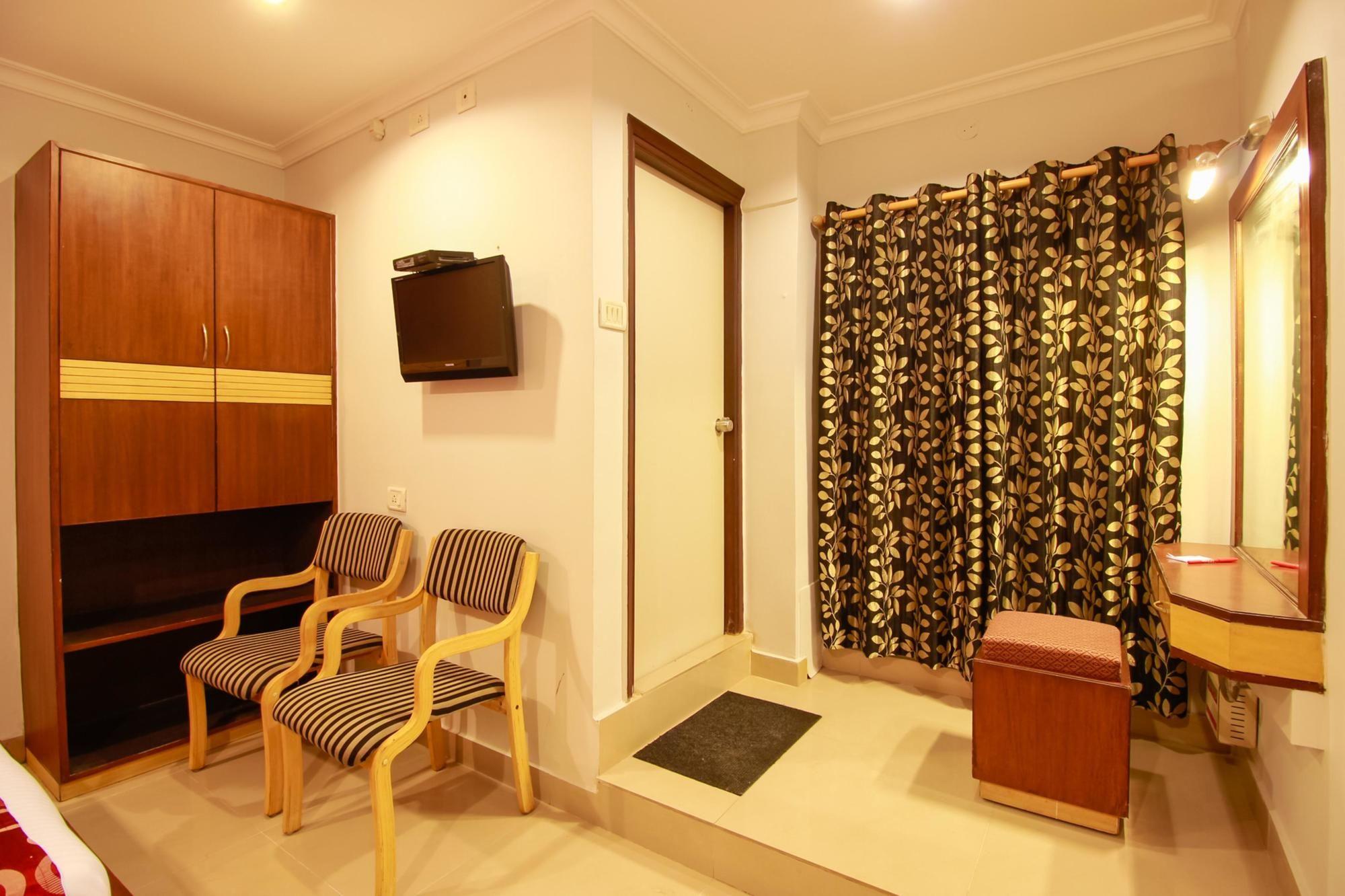 Flagship Balaji Residency Near Snow World Hotel 2*