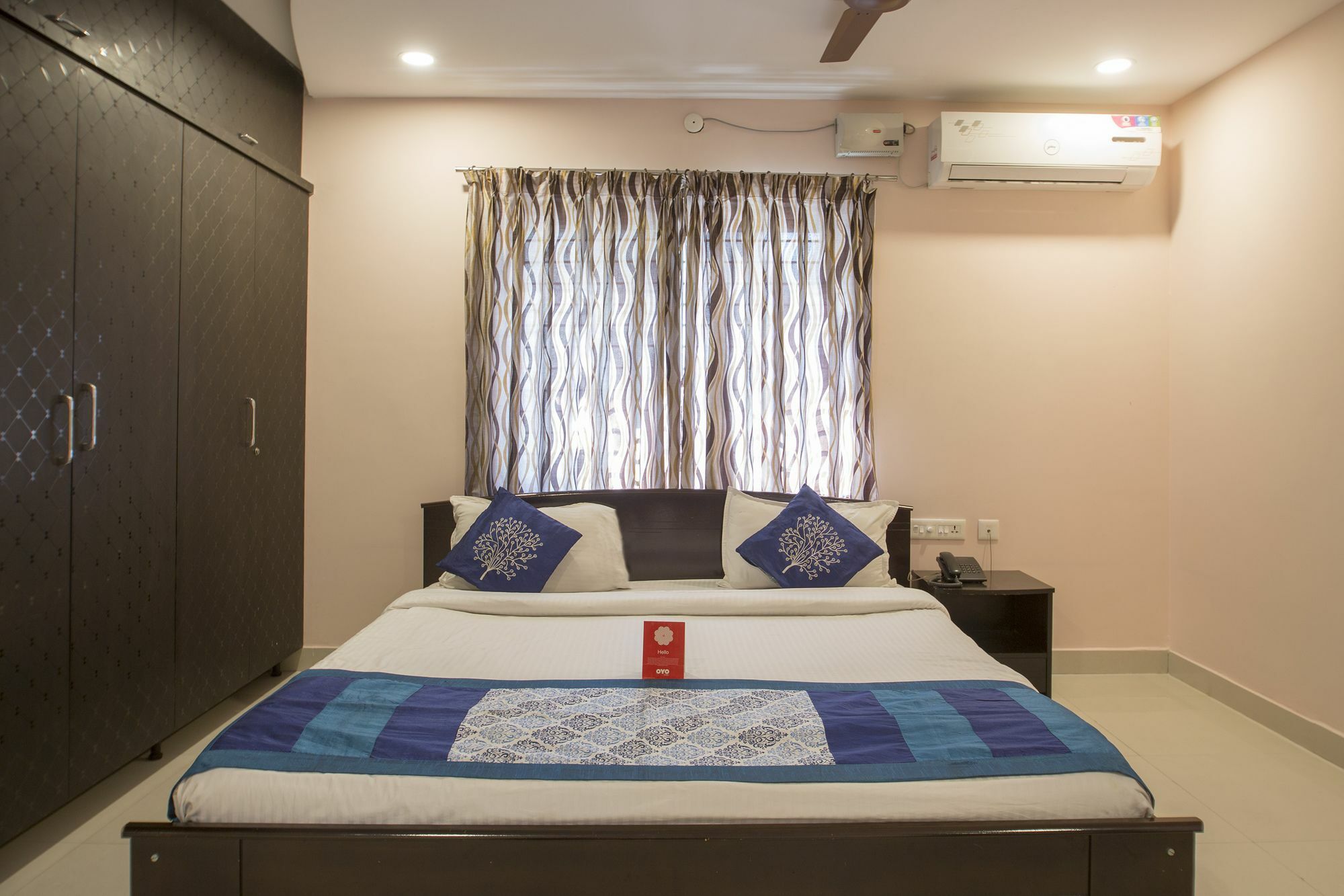 Oyo 10373 The Icon Homes Hotel Hyderabad