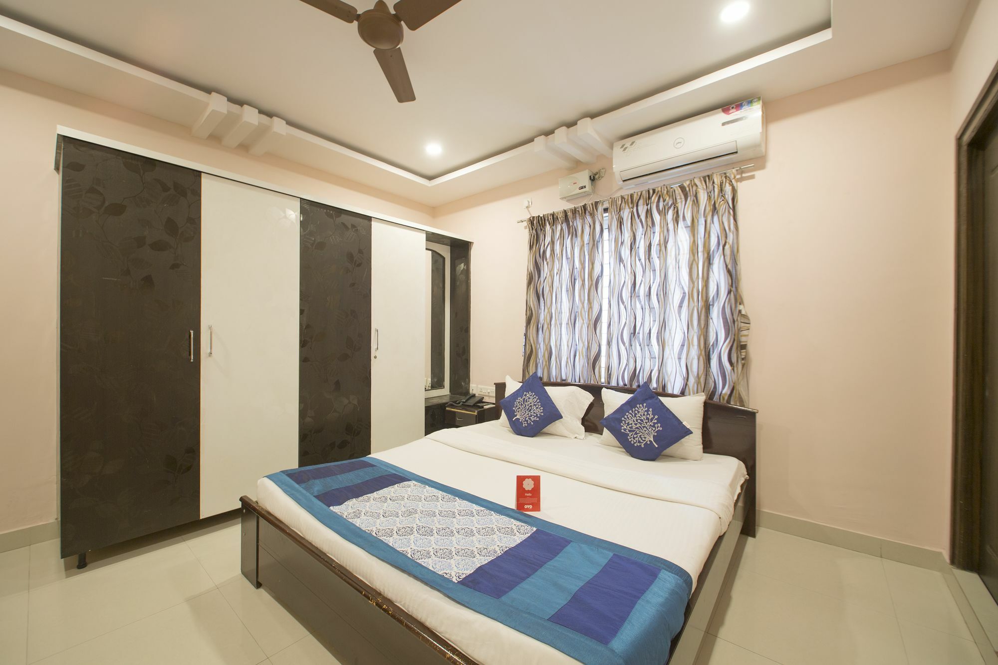 Oyo 10373 The Icon Homes Hotel Hyderabad