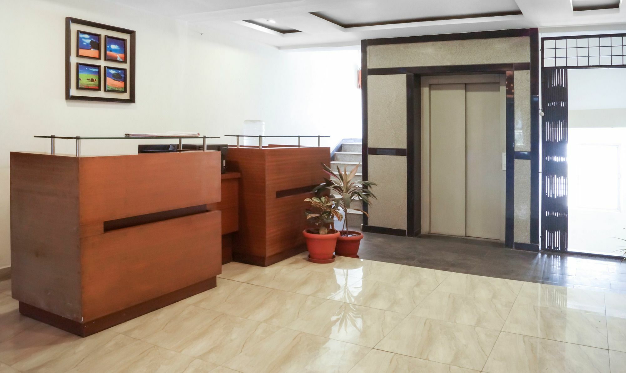 Treebo Rainbow Park Hotel 3*
