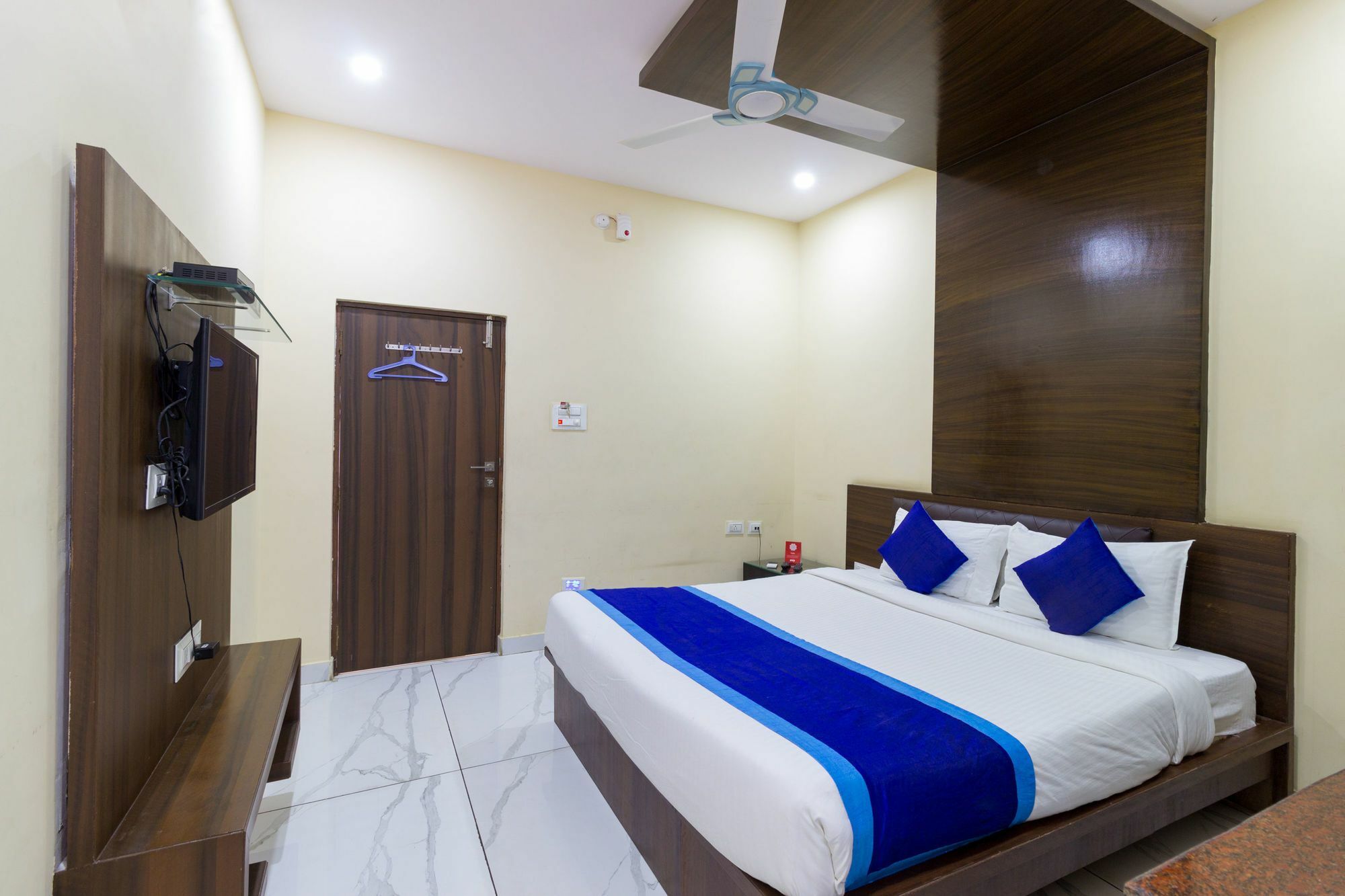 Hotel Royal Plaza 3*