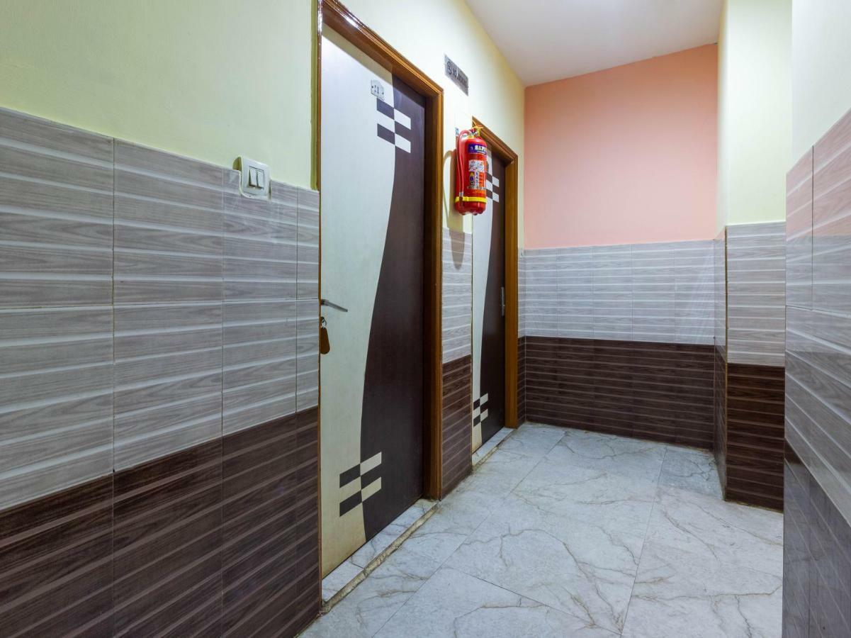Spot On 46066 Azizia Residency Spot Hotel
