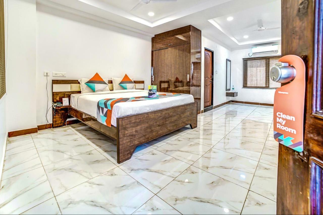 Fabexpress Adarsh Grand Hotel 3*
