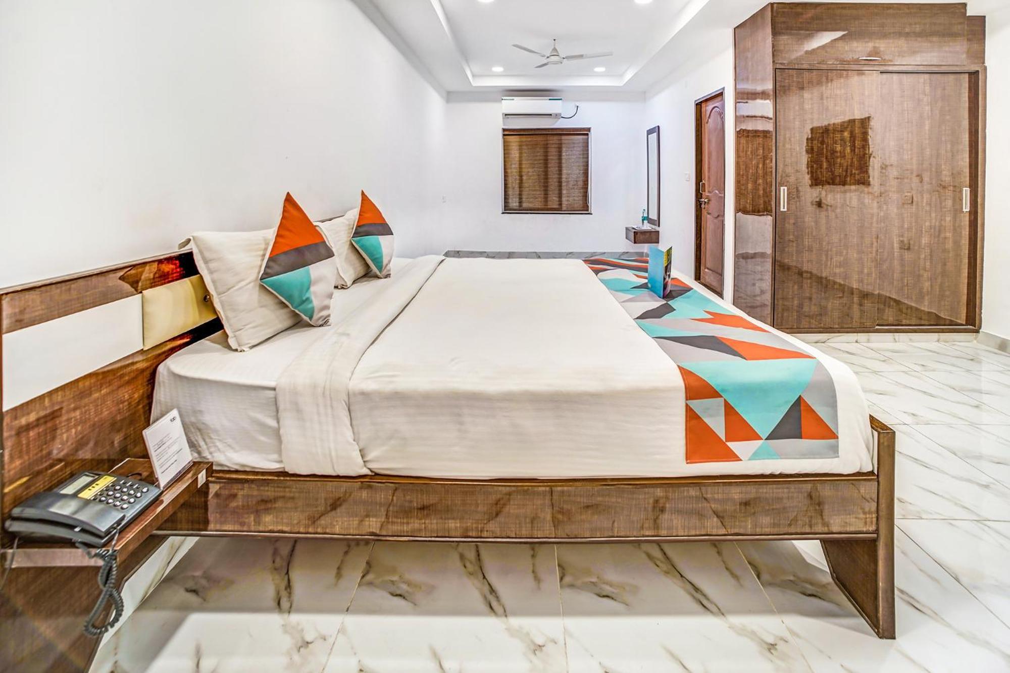 Hotel Fabexpress Adarsh Grand
