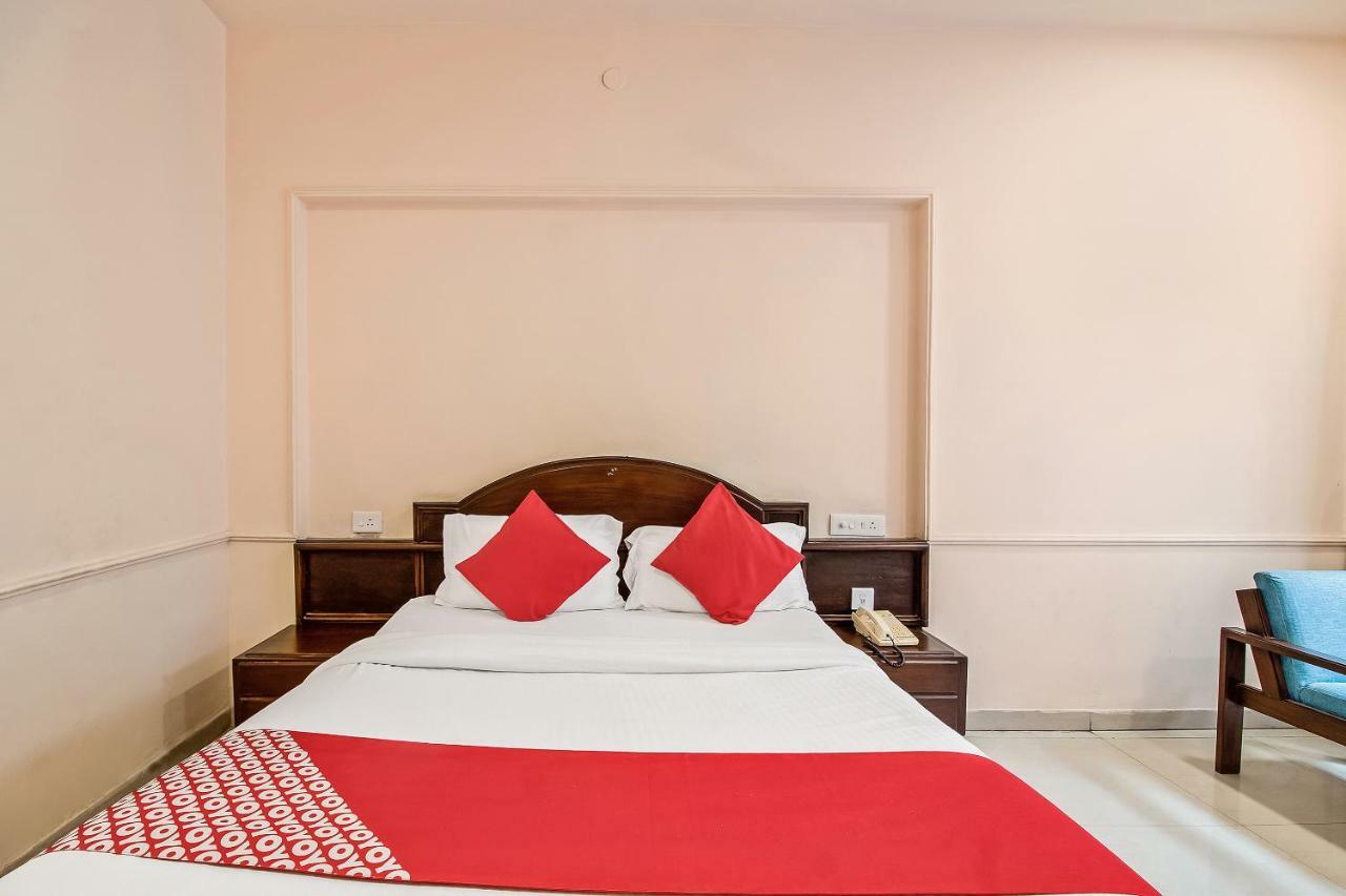 Oyo 22412 Flagship Sai Prakash Hotel