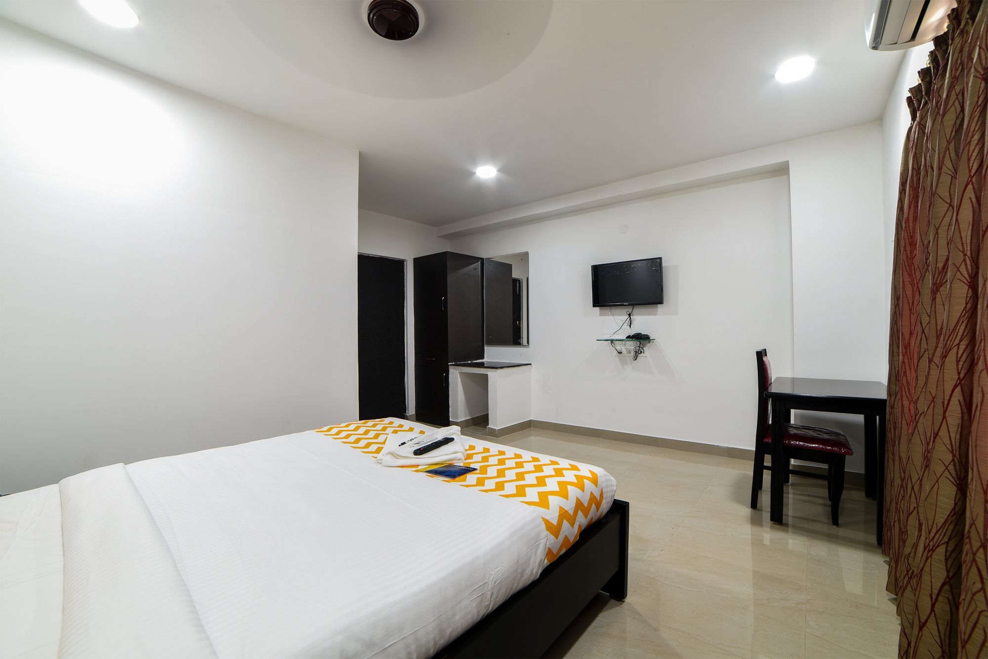 Fabhotel Royal Emirates Jubilee Hills Hotel