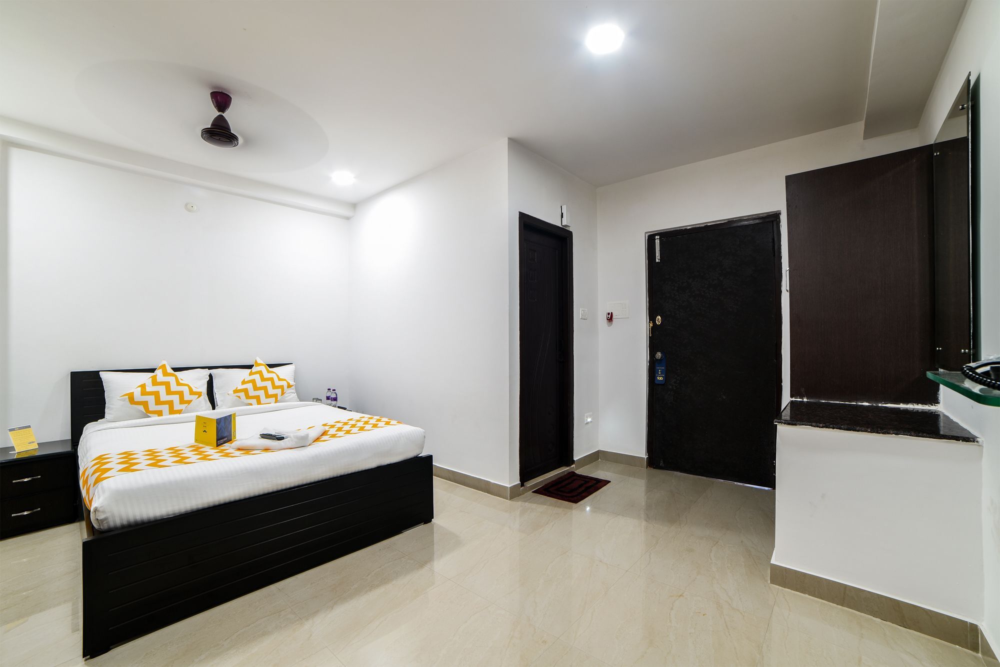 Fabhotel Royal Emirates Jubilee Hills Hotel Hyderabad