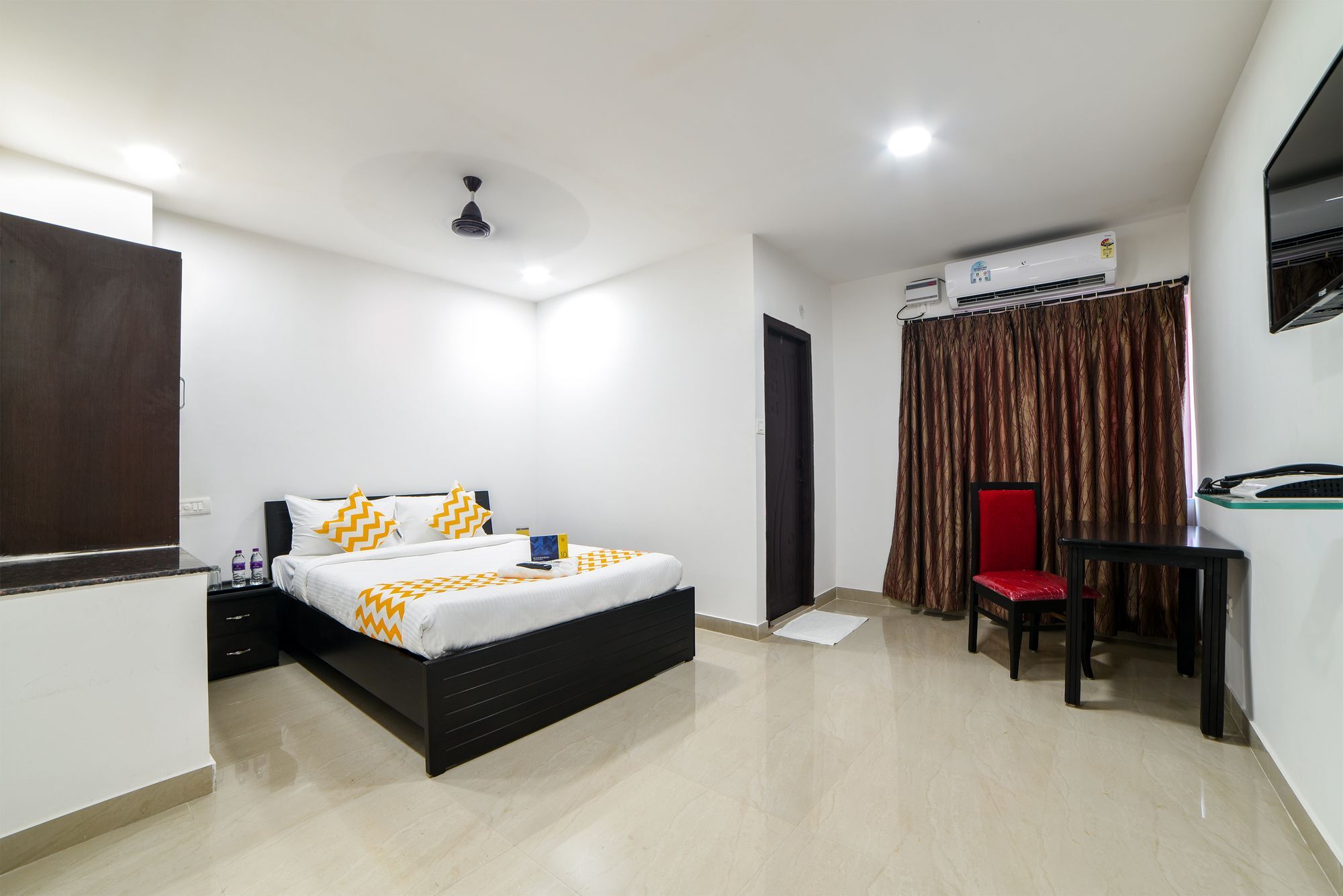 Fabhotel Royal Emirates Jubilee Hills