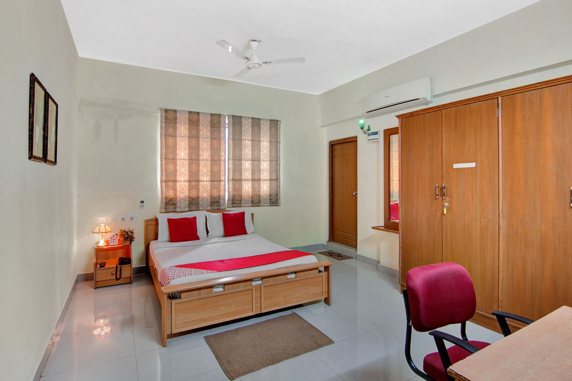 Hotel Oyo 44 Silverkey Madhapur