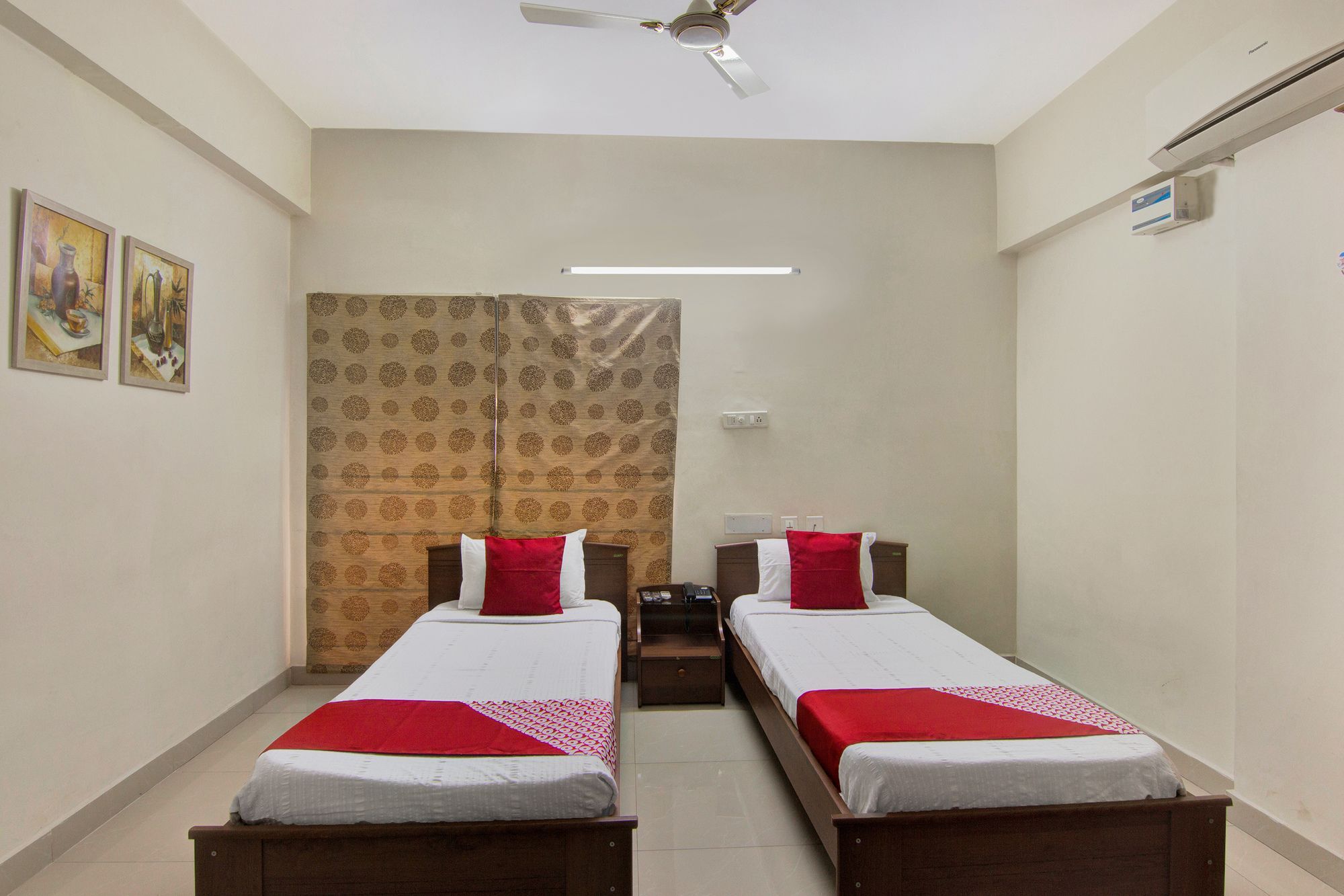 Oyo 44 Silverkey Madhapur Hotel