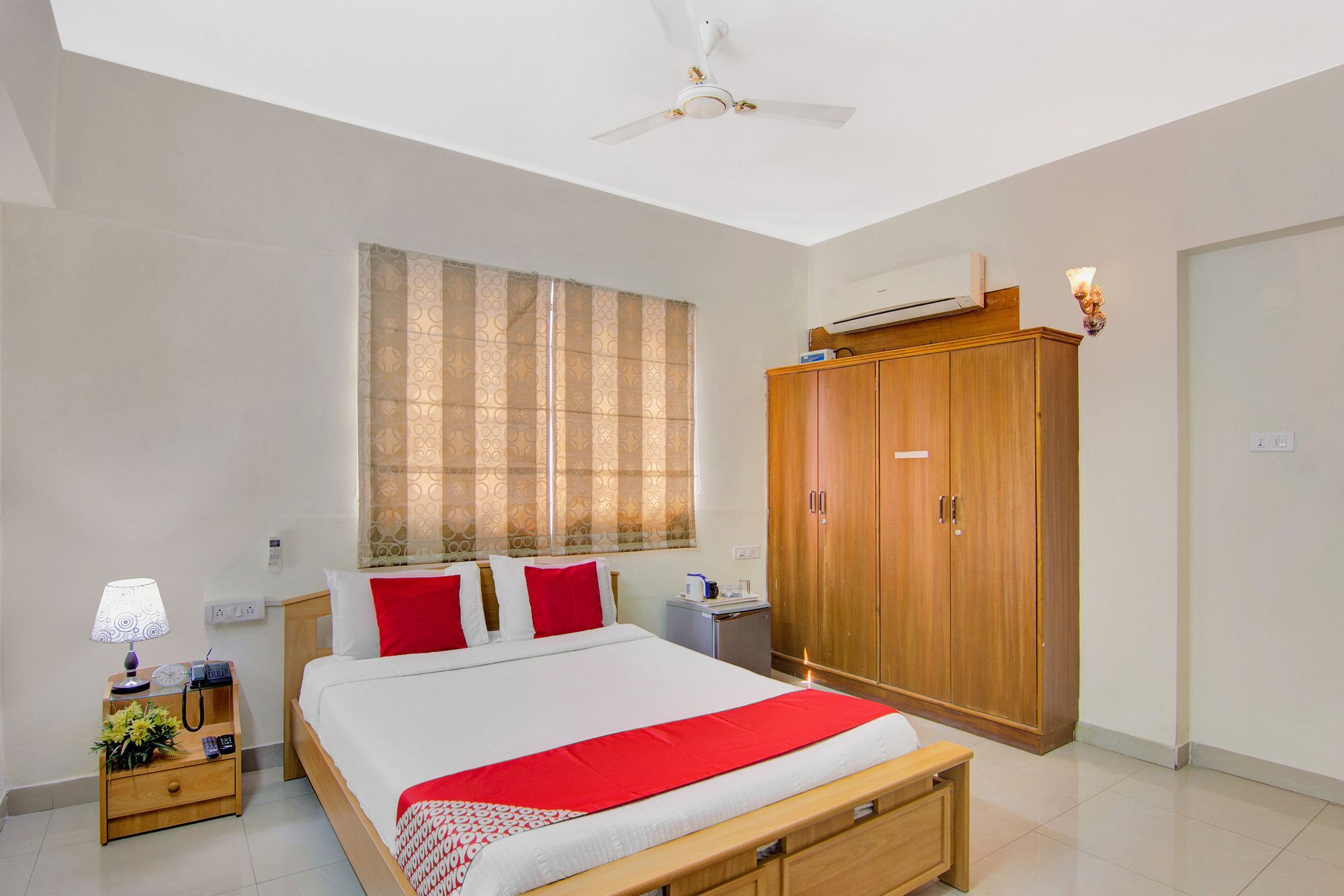Hotel Oyo 44 Silverkey Madhapur